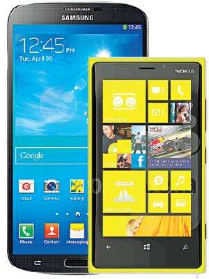 DaviD vs Goliath: The Nokia Lumia 920 has a pretty big screen as well, but looks tiny in front of the Samsung Mega DaviD vs Goliath: The Nokia Lumia 920 has a pretty big screen as well, but looks tiny in front of the Samsung Mega